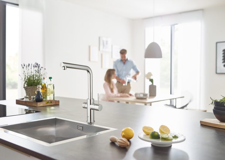 Single bowl stainless steel sink - 38 cm x 44 cm