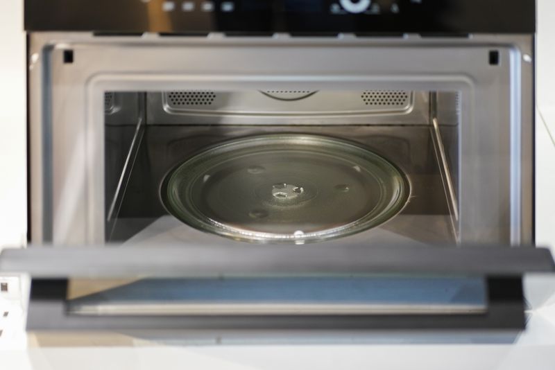 35 litres black Microwave Oven - 60cm